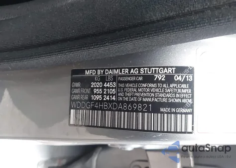 2013 Mercedes-Benz C 250 Sport z USA, uszkodzony, nr VIN WDDGF4HBXDA869821